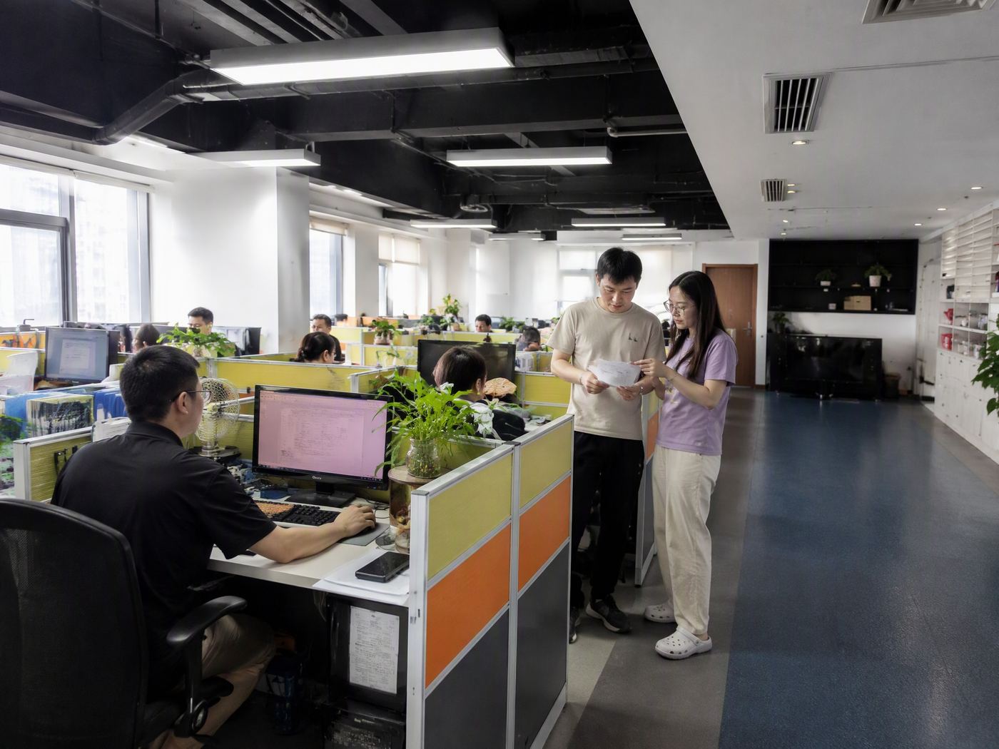 Export sales and customer service office in Shenzhen